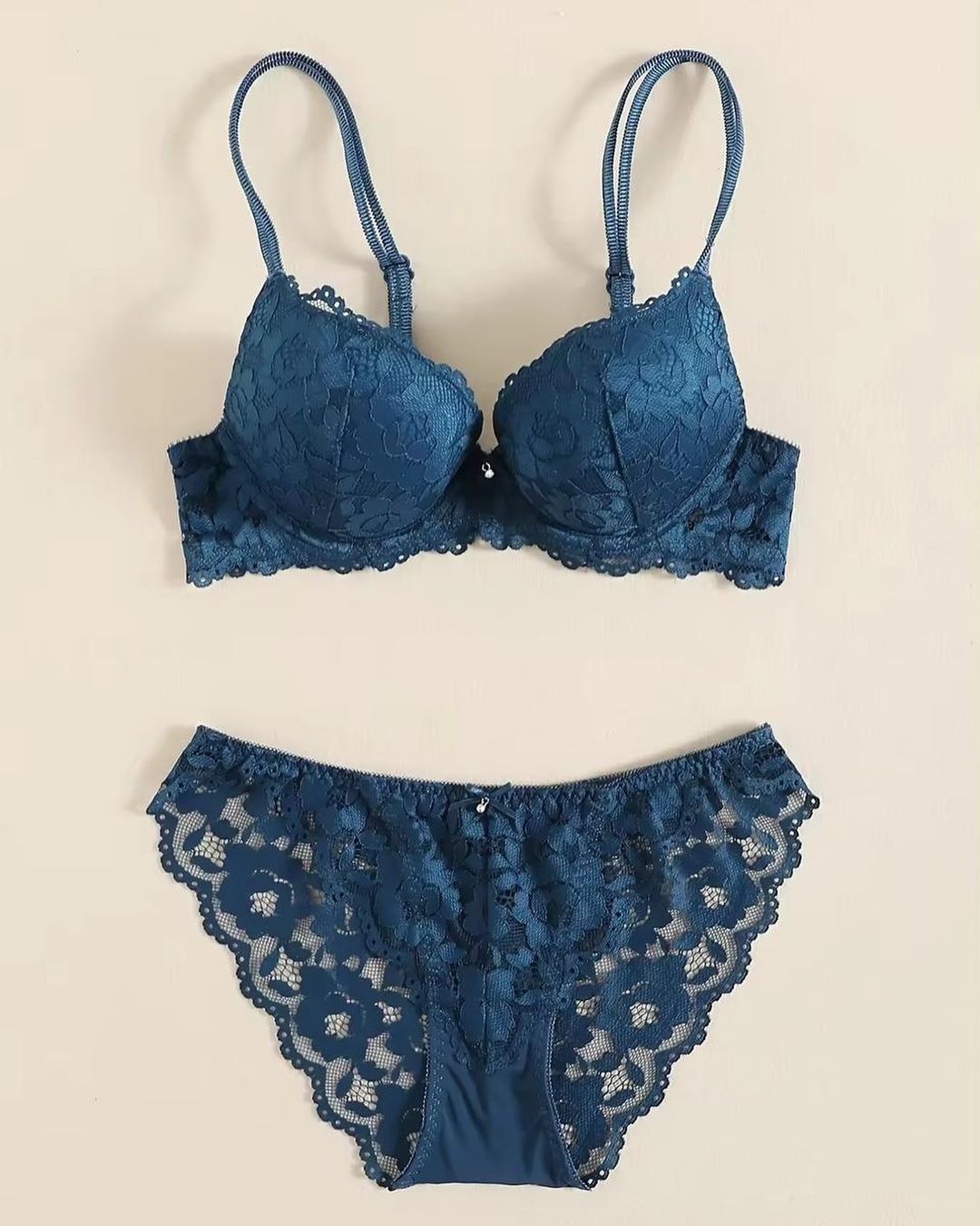 Sultry Lace High-Waist Bra Set with Underwire & Sheer Mesh, Featuring Upper Thin & Lower Thick Design for a Flawless Fit